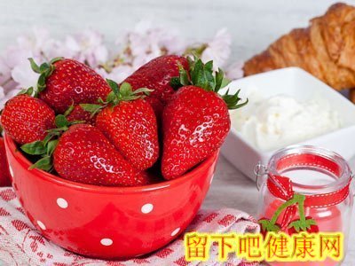 女性吃什么可以改善皮肤干燥